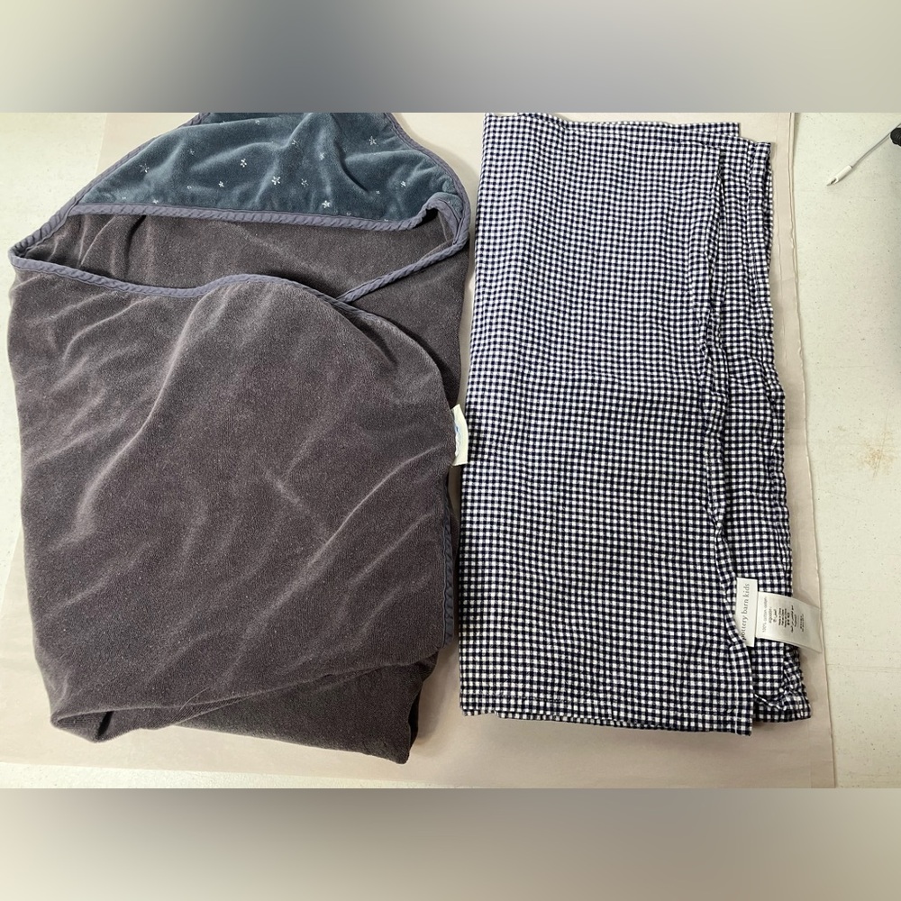 pottery‎ barn Blanket And Towel Gray Comfort
